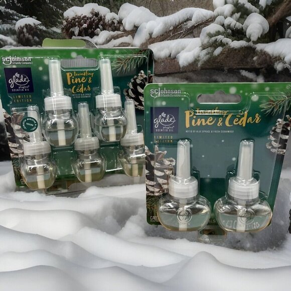 Glade Plugins Scented Oil Refills - Twinkling Pine & Cedar - 7 Refills Total - Picture 1 of 4